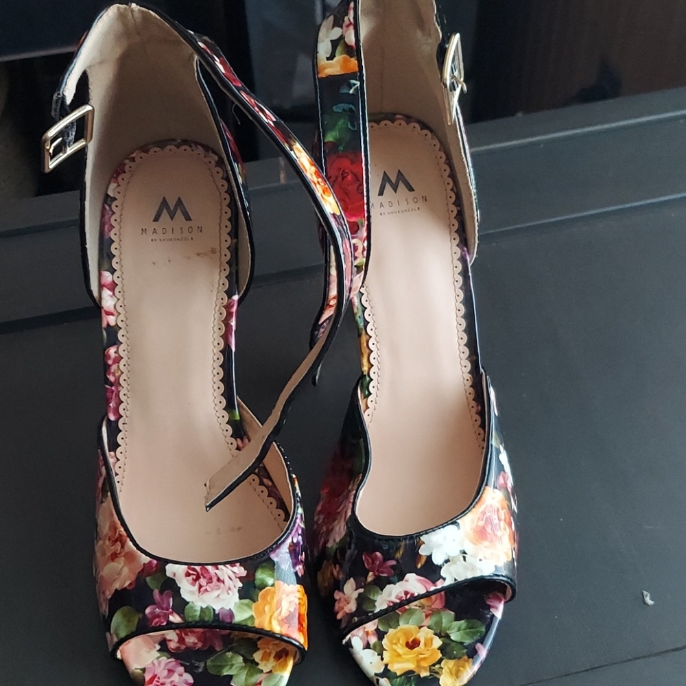 Shoes - Picture 2 of 3